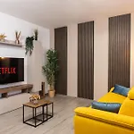 Urban Chic Luxury Διαμέρισμα