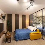 Διαμέρισμα Urban Chic Luxury *