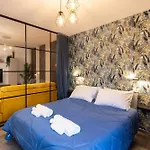 Urban Chic Luxury *