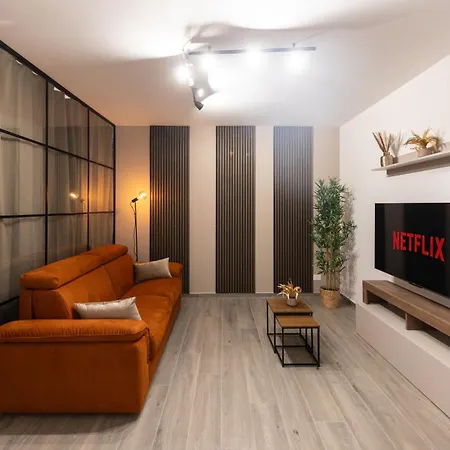 Urban Chic Luxury *