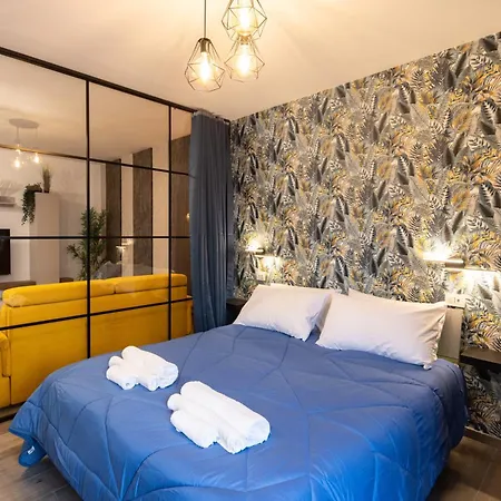Urban Chic Luxury *